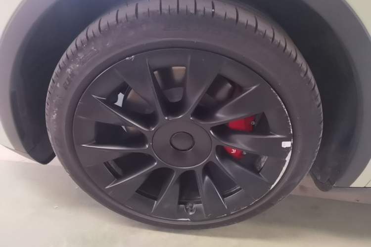 Used Tesla Model Y 2022 Rear-Wheel-Drive Version Left Front Wheel Hub