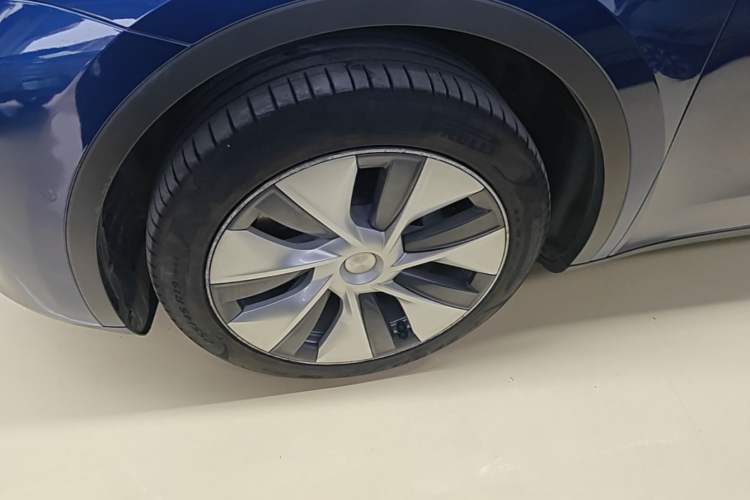 Used Tesla Model Y 2022 Revised Version Rear-Wheel Drive Left Front Wheel Hub