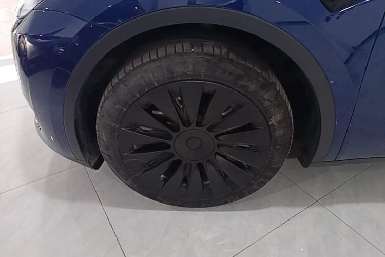 Used Tesla Model Y 2022 Rear-Wheel-Drive Version Left Front Wheel Hub