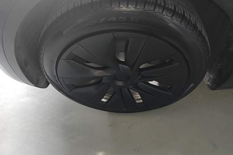 Used Tesla Model Y 2022 Revised Version Rear-Wheel Drive Left Front Wheel Hub