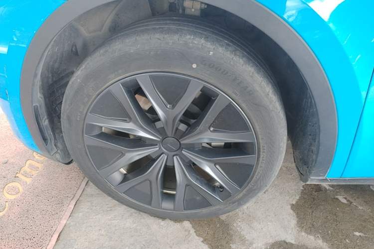Used Tesla Model Y 2022 Revised Version Rear-Wheel Drive Left Front Wheel Hub