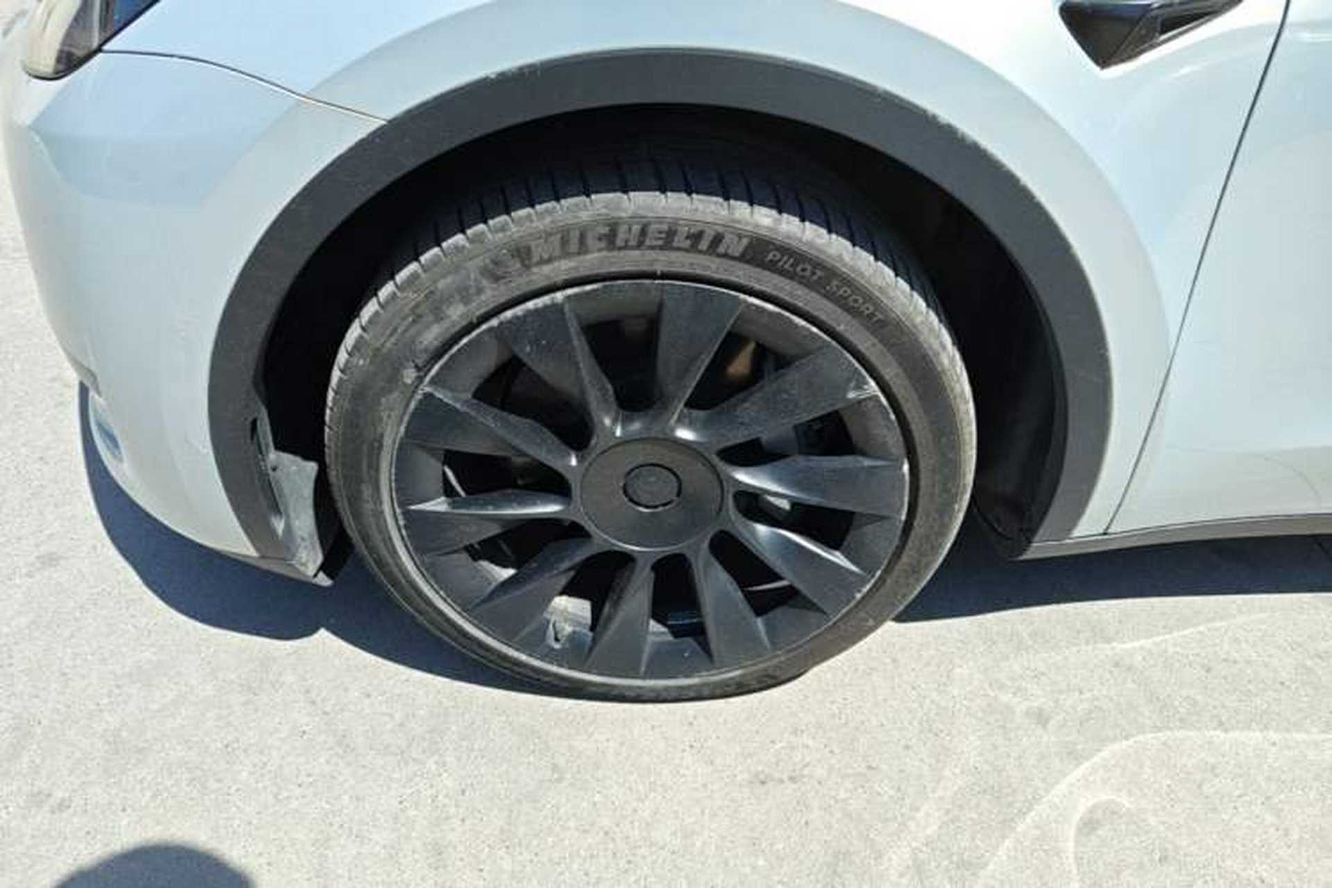 Used Tesla Model Y 2022 Rear-Wheel-Drive Version Left Front Wheel Hub