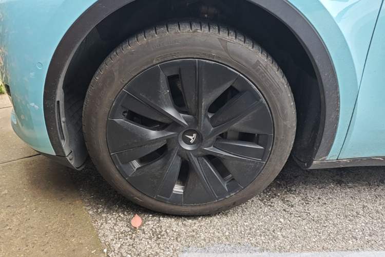 Used Tesla Model Y 2022 Revised Version Rear-Wheel Drive Left Front Wheel Hub