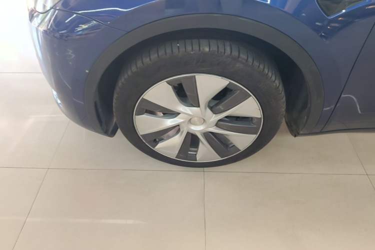 Used Tesla Model Y 2022 Rear-Wheel-Drive Version Left Front Wheel Hub