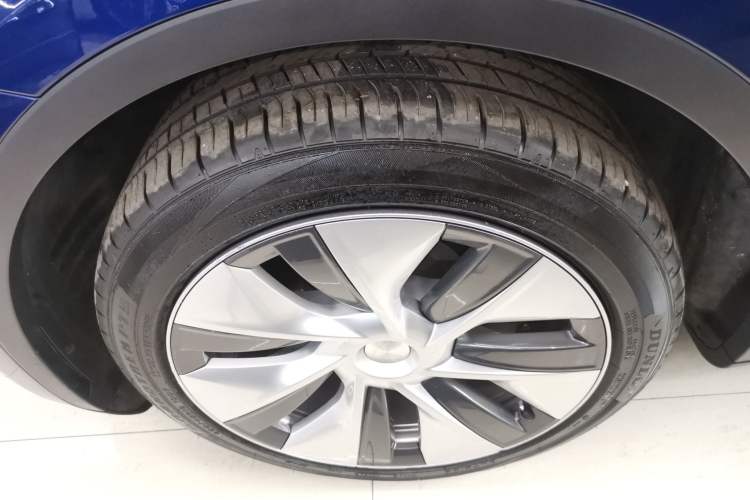Used Tesla Model Y 2022 Rear-Wheel-Drive Version Left Front Wheel Hub