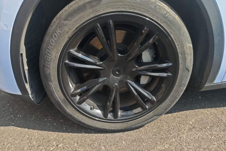 Used Tesla Model Y 2022 Revised Version Rear-Wheel Drive Left Front Wheel Hub