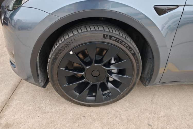 Used Tesla Model Y 2022 Rear-Wheel-Drive Version Left Front Wheel Hub