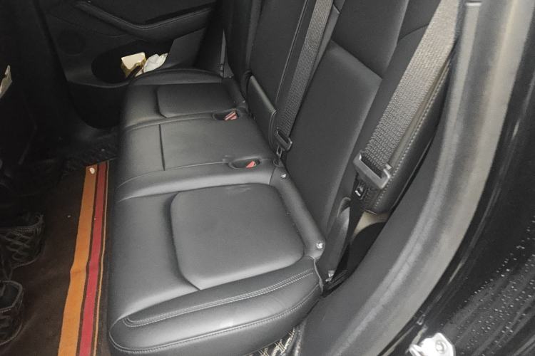 Used Tesla Model Y 2022 Long-Range All-Wheel-Drive Version Left Rear Seat