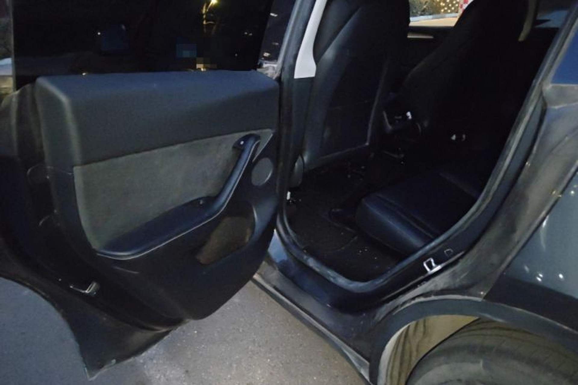 Used Tesla Model Y 2022 Long-Range All-Wheel-Drive Version Left Rear Seat