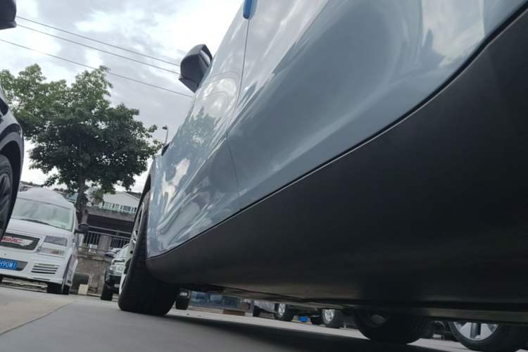 Used Tesla Model Y 2022 Revised Version Rear-Wheel Drive Left Side Sill