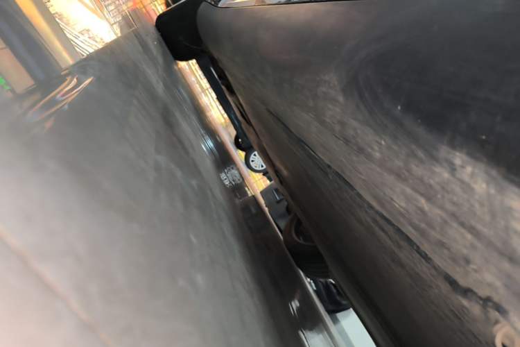 Used Tesla Model Y 2022 Rear-Wheel-Drive Version Left Side Sill