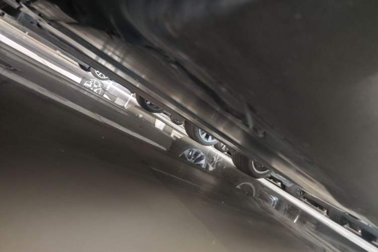 Used Tesla Model Y 2022 Rear-Wheel-Drive Version Left Side Sill