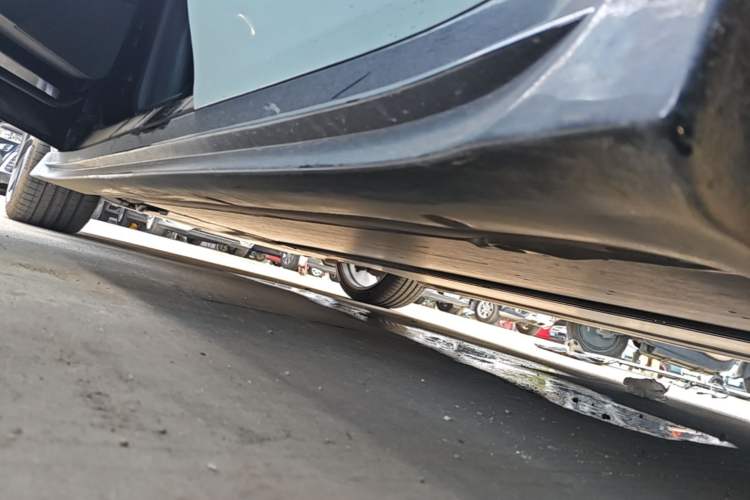 Used Tesla Model Y 2022 Revised Version Rear-Wheel Drive Left Side Sill