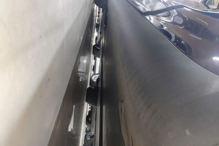 Used Tesla Model Y 2022 Rear-Wheel-Drive Version Left Side Sill