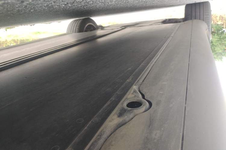 Used Tesla Model Y 2022 Rear-Wheel-Drive Version Left Side Sill