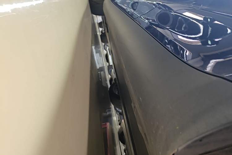 Used Tesla Model Y 2022 Revised Version Rear-Wheel Drive Left Side Sill