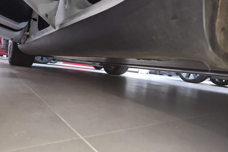 Used Tesla Model Y 2022 Revised Version Rear-Wheel Drive Left Side Sill