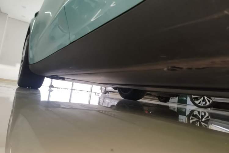 Used Tesla Model Y 2022 Revised Version Rear-Wheel Drive Left Side Sill