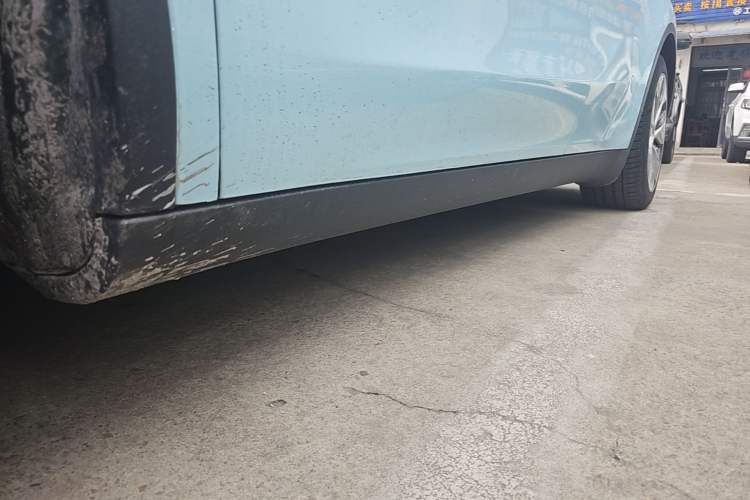 Used Tesla Model Y 2022 Revised Version Rear-Wheel Drive Left Side Sill