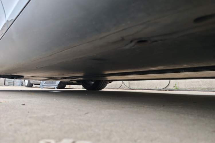 Used Tesla Model Y 2022 Rear-Wheel-Drive Version Left Side Sill