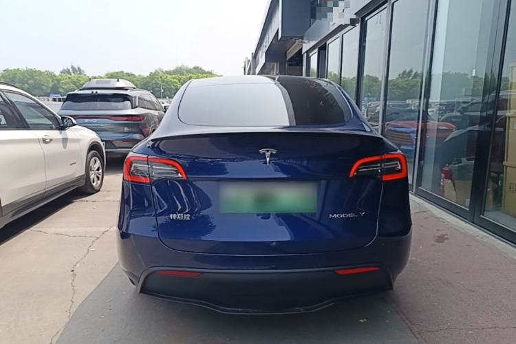 Used Tesla Model Y 2022 Long-Range All-Wheel-Drive Version Rear