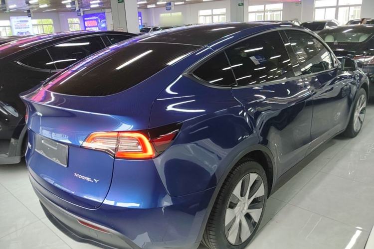 Used Tesla Model Y 2022 Rear-Wheel-Drive Version Rear Right 45 Deg