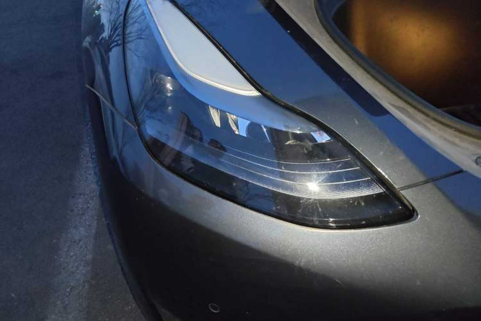 Used Tesla Model Y 2022 Long-Range All-Wheel-Drive Version Right Front Headlight