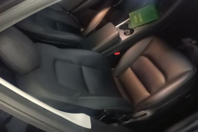 Used Tesla Model Y 2022 Rear-Wheel-Drive Version Right Front Seat