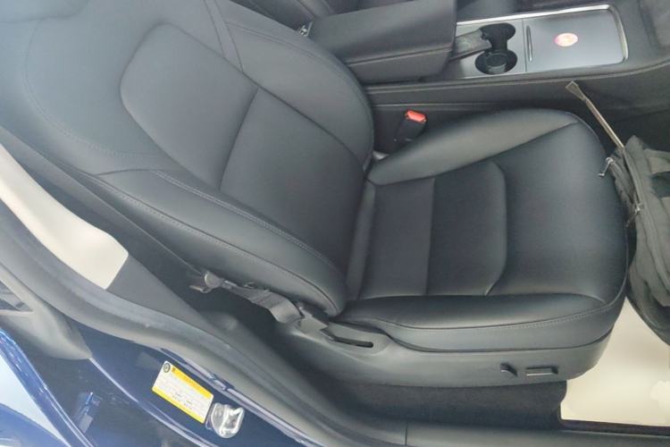 Used Tesla Model Y 2022 Rear-Wheel-Drive Version Right Front Seat
