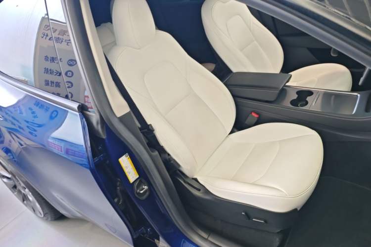 Used Tesla Model Y 2022 Performance High-Performance All-Wheel-Drive Version Right Front Seat