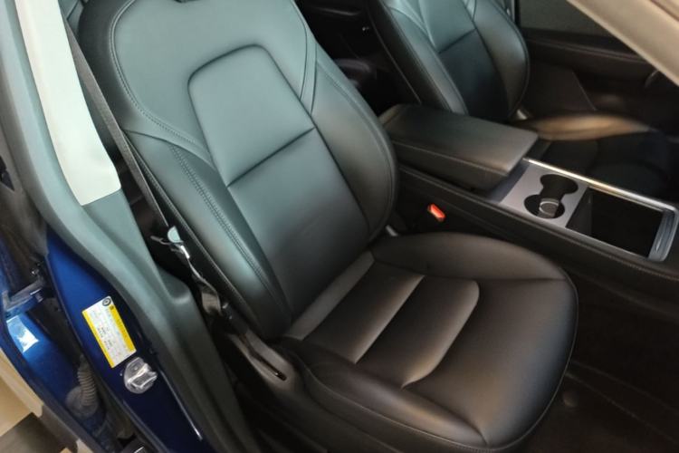 Used Tesla Model Y 2022 Rear-Wheel-Drive Version Right Front Seat
