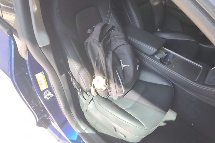 Used Tesla Model Y 2022 Rear-Wheel-Drive Version Right Front Seat