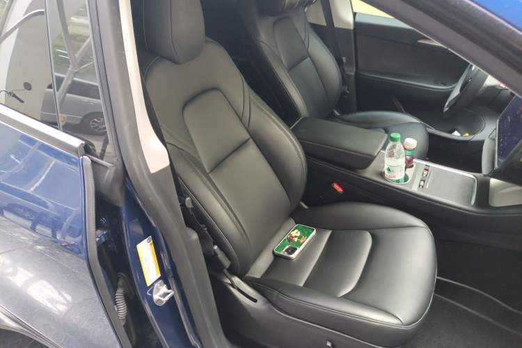 Used Tesla Model Y 2022 Rear-Wheel-Drive Version Right Front Seat