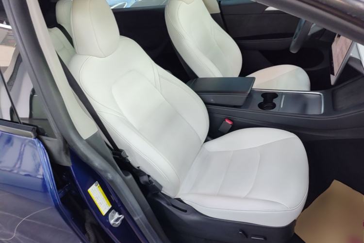Used Tesla Model Y 2022 Rear-Wheel-Drive Version Right Front Seat