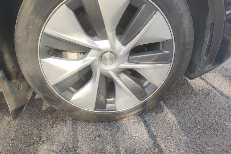 Used Tesla Model Y 2022 Revised Version Rear-Wheel Drive Right Front Wheel Hub