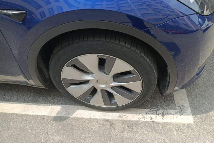 Used Tesla Model Y 2022 Revised Version Rear-Wheel Drive Right Front Wheel Hub