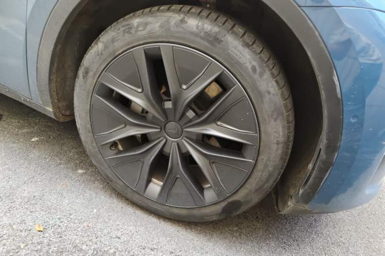 Used Tesla Model Y 2022 Revised Version Rear-Wheel Drive Right Front Wheel Hub