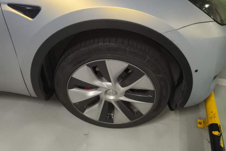 Used Tesla Model Y 2022 Revised Version Rear-Wheel Drive Right Front Wheel Hub