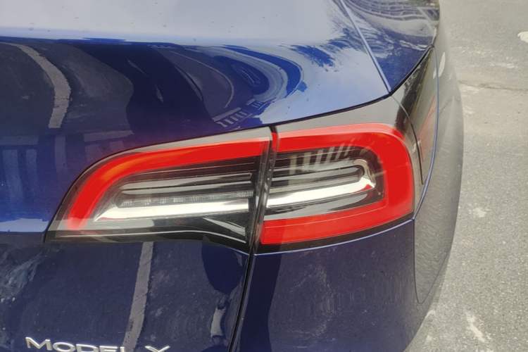 Used Tesla Model Y 2022 Rear-Wheel-Drive Version Right Rear Taillight