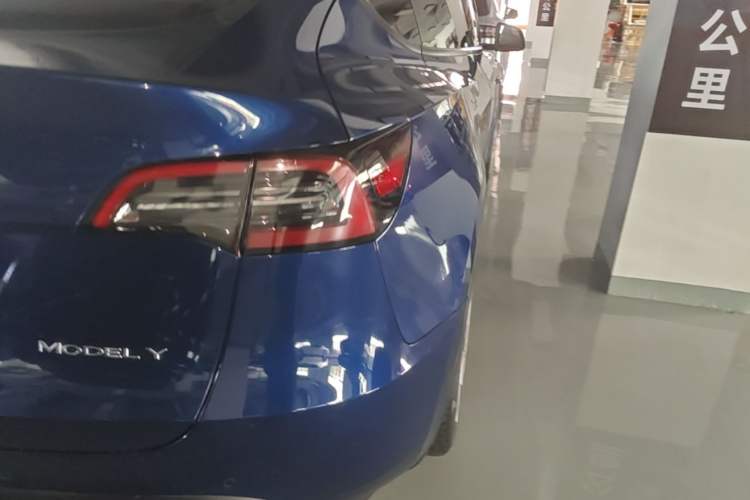 Used Tesla Model Y 2022 Revised Version Rear-Wheel Drive Right Rear Taillight