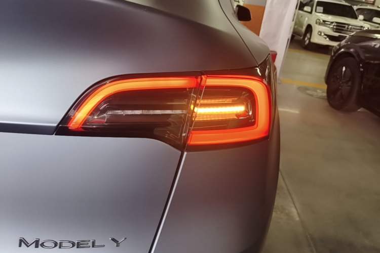 Used Tesla Model Y 2022 Rear-Wheel-Drive Version Right Rear Taillight