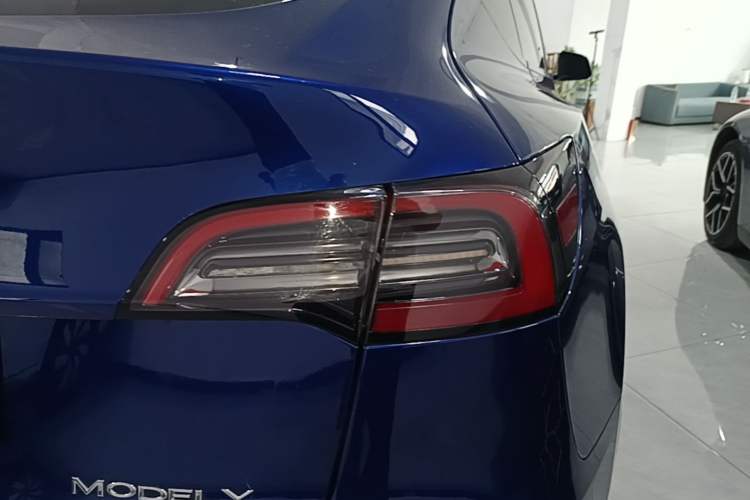 Used Tesla Model Y 2022 Rear-Wheel-Drive Version Right Rear Taillight