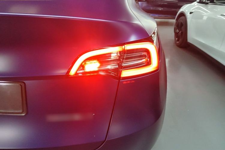 Used Tesla Model Y 2022 Long-Range All-Wheel-Drive Version Right Rear Taillight