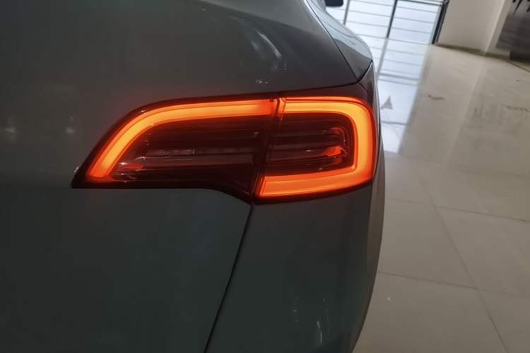 Used Tesla Model Y 2022 Revised Version Rear-Wheel Drive Right Rear Taillight