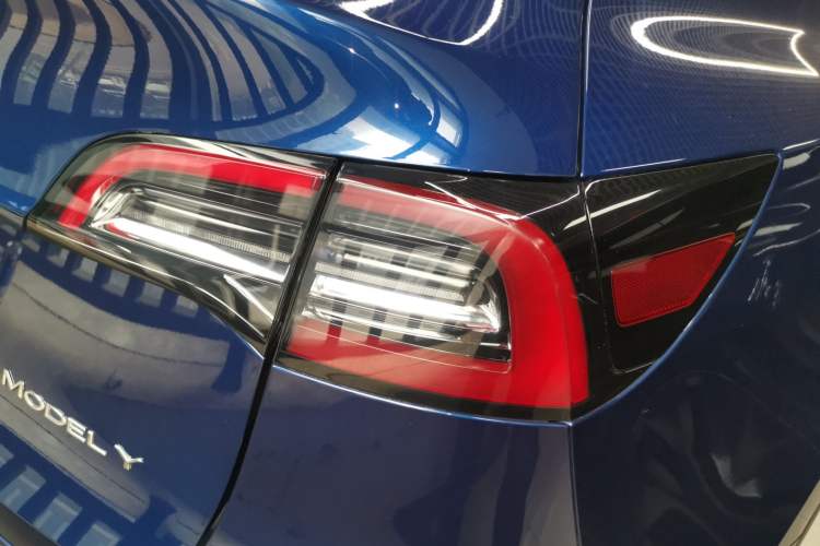 Used Tesla Model Y 2022 Rear-Wheel-Drive Version Right Rear Taillight