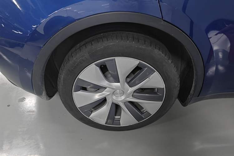 Used Tesla Model Y 2022 Revised Version Rear-Wheel Drive Right Rear Wheel Hub
