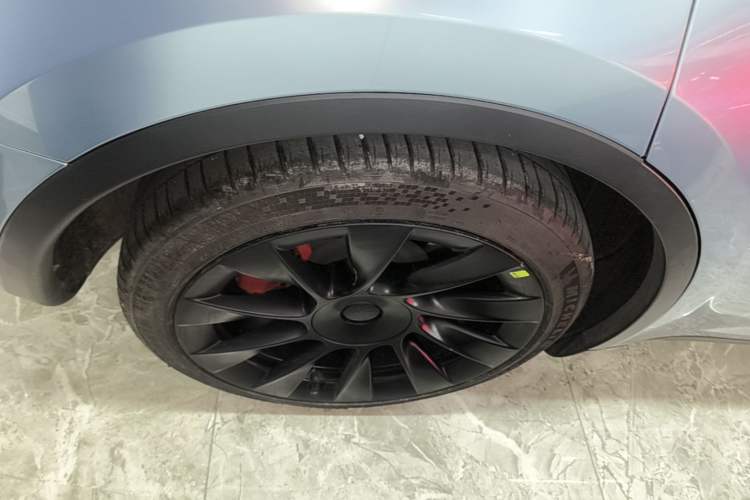 Used Tesla Model Y 2022 Revised Version Rear-Wheel Drive Right Rear Wheel Hub