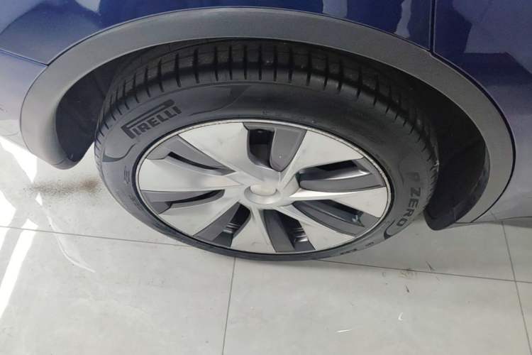 Used Tesla Model Y 2022 Rear-Wheel-Drive Version Right Rear Wheel Hub