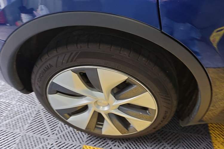Used Tesla Model Y 2022 Revised Version Rear-Wheel Drive Right Rear Wheel Hub