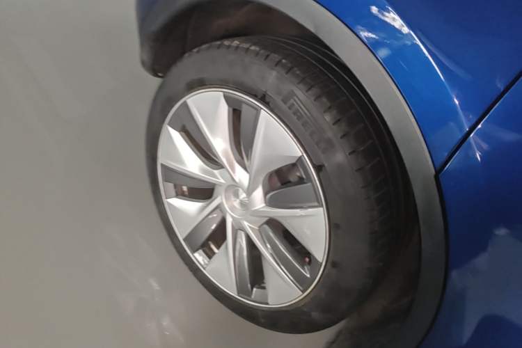 Used Tesla Model Y 2022 Revised Version Rear-Wheel Drive Right Rear Wheel Hub